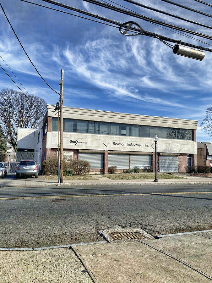 ams-real-estate-1862-east-main-street-bridgeport-1