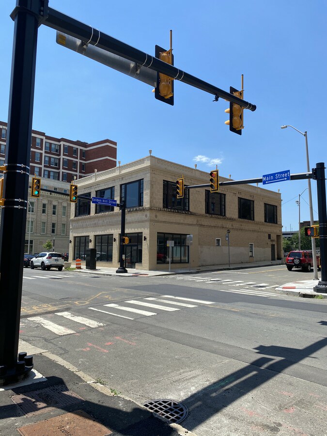ams-real-estate-1163-office-space-exterior-1